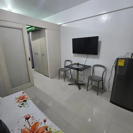 Nicolai Staycation- Mall Of Asia, Sea Residences